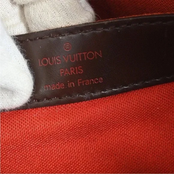 🚨🚨🚨 SALE 🚨🚨🚨Louis Vuitton Damier Naviglio Messenger Bag